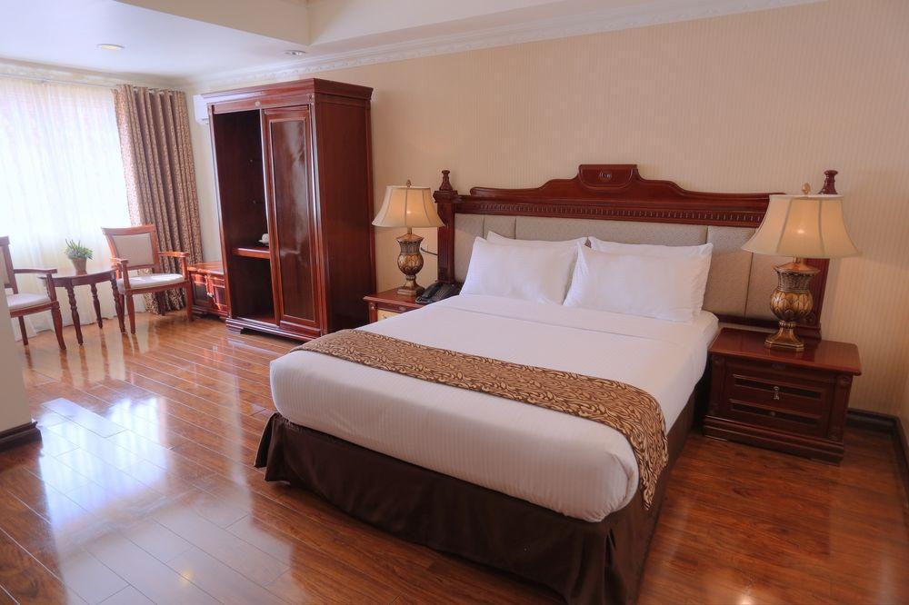 Villa Caceres Hotel Naga  Ngoại thất bức ảnh