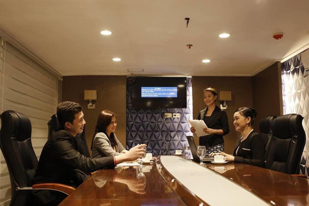 Villa Caceres Hotel Naga  Ngoại thất bức ảnh